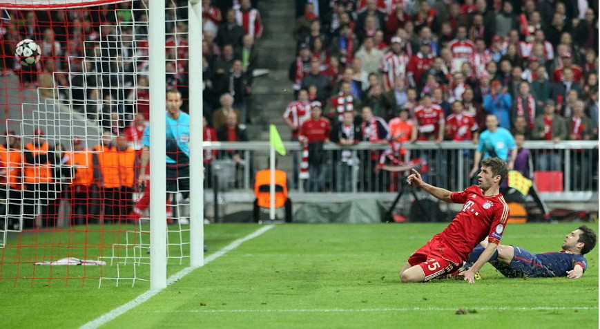 Và chỉ 4 phút sau, Mueller đã hoàn tất đêm thăng hoa với việc hoàn tất cú đúp, ấn định chiến thắng 4-0 cho Bayern. (Nguồn: FcBayern)