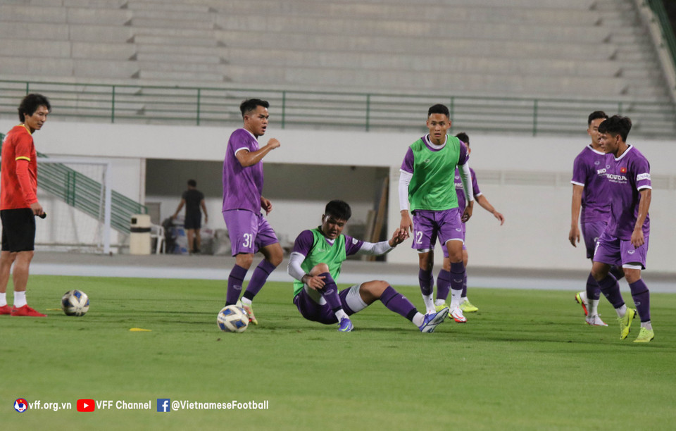 Các cầu thủ đều có sự tập trung với nhiệm vụ mới. (Nguồn: VFF)