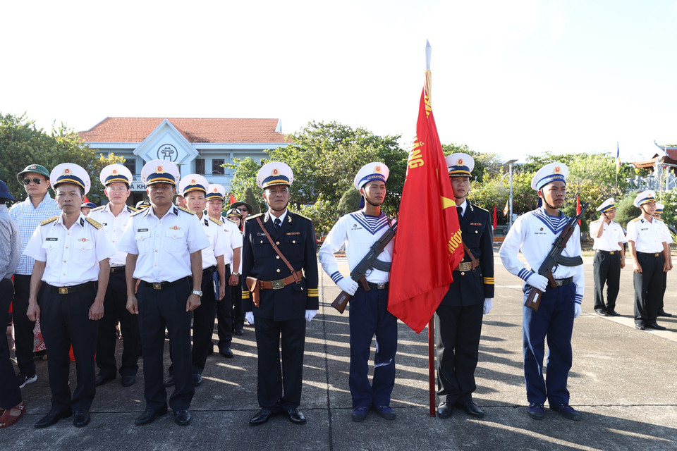 Lễ mít tinh kỷ niệm 49 năm ngày giải phóng quần đảo Trường Sa 29/4/1975-29/4/2024 đã diễn ra tại thị trấn Trường Sa (huyện Trường Sa, tỉnh Khánh Hoà) vào ngày 29/4. (Ảnh: Vietnam+)