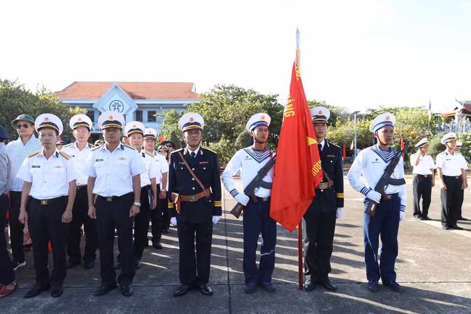 Lễ mít tinh kỷ niệm 49 năm ngày giải phóng quần đảo Trường Sa 29/4/1975-29/4/2024 đã diễn ra tại thị trấn Trường Sa (huyện Trường Sa, tỉnh Khánh Hoà) vào ngày 29/4. (Ảnh: Vietnam+)