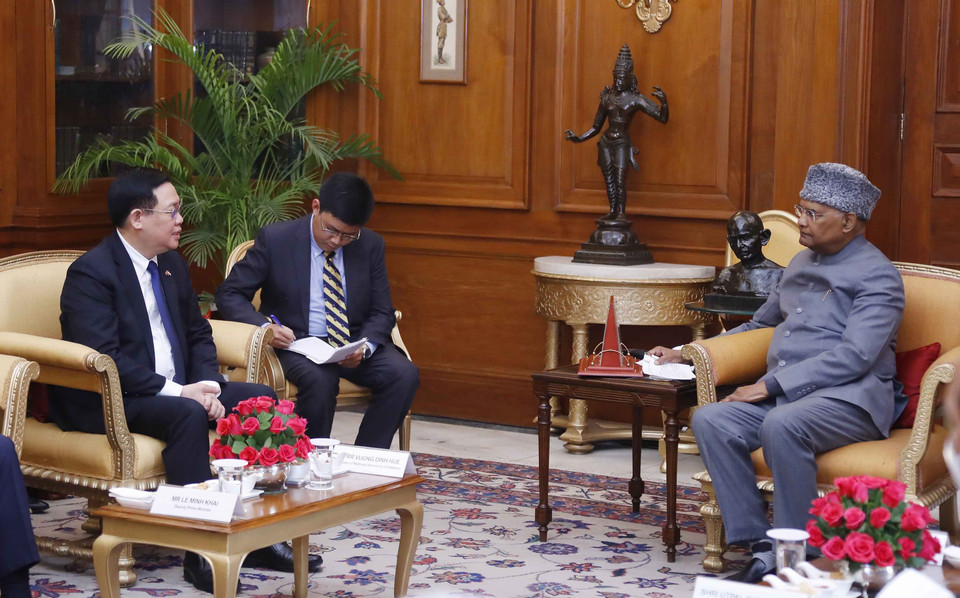 Chủ tịch Quốc hội Vương Đình Huệ hội kiến Tổng thống Ấn Độ. (Ảnh: Doãn Tấn/TTXVN)