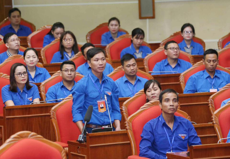 Đại biểu Chìu Văn Hiếng, dân tộc Dao, thanh niên dân tộc tiêu biểu tỉnh Quảng Ninh phát biểu tại buổi gặp mặt. (Ảnh: Phương Hoa/TTXVN)