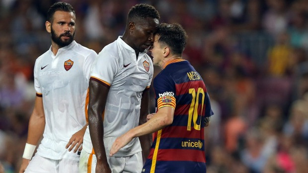 Lionel Messi có hành động không đẹp chút nào... (Nguồn: Getty Images)