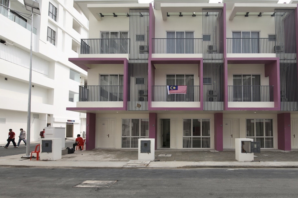 Mỗi đoàn thể thao được xếp một tòa nhà riêng biệt để tiện sinh hoạt. (Ảnh: Minh Quyết/TTXVN)