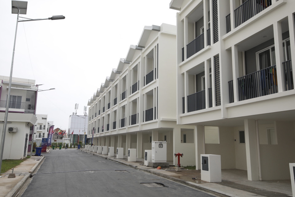 Mỗi đoàn thể thao được xếp một tòa nhà riêng biệt để tiện sinh hoạt. (Ảnh: Minh Quyết/TTXVN)