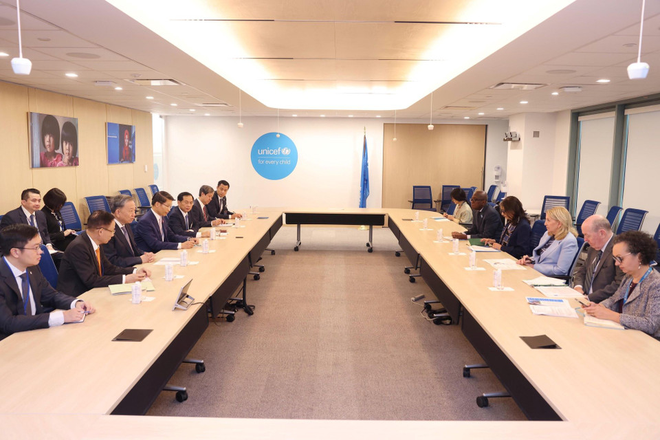 Tổng Bí thư, Chủ tịch nước Tô Lâm gặp Giám đốc điều hành Quỹ Nhi đồng Liên hợp quốc (UNICEF) Catherine M.Russell. (Ảnh: Lâm Khánh/TTXVN)