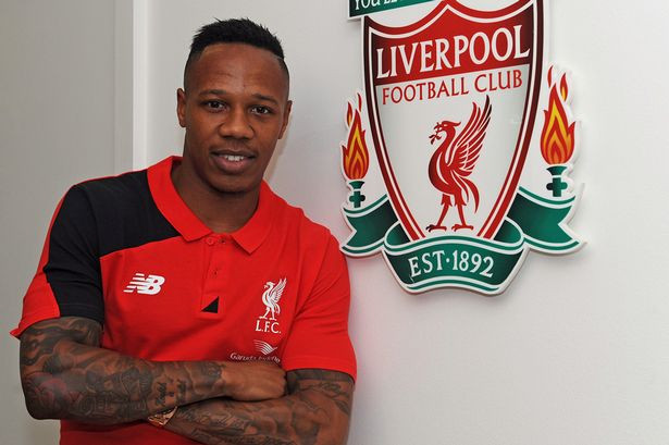  Nathaniel Clyne (Southampton - Liverpool). Hậu vệ Nathaniel Clyne đã gia nhập Liverpool từ Southampton, sau khi The Kop chấp nhận trả số tiền 17,5 triệu bảng. Nathaniel Clyne sẽ khoác áo The Kop theo bản hợp đồng 5 năm.