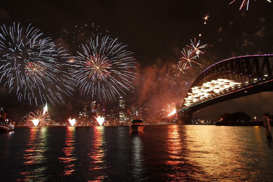 Trình diễn pháo hoa đón Năm mới tại Cầu cảng Sydney, Australia, ngày 1/1/2024. (Ảnh: THX/TTXVN)