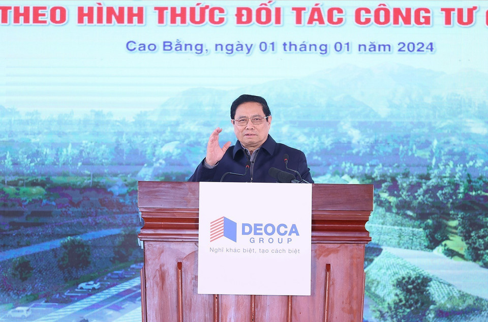 Thủ tướng Phạm Minh Chính phát lệnh khởi công dự án Cao tốc Đồng Đăng-Trà Lĩnh. (Ảnh: Dương Giang/TTXVN)
