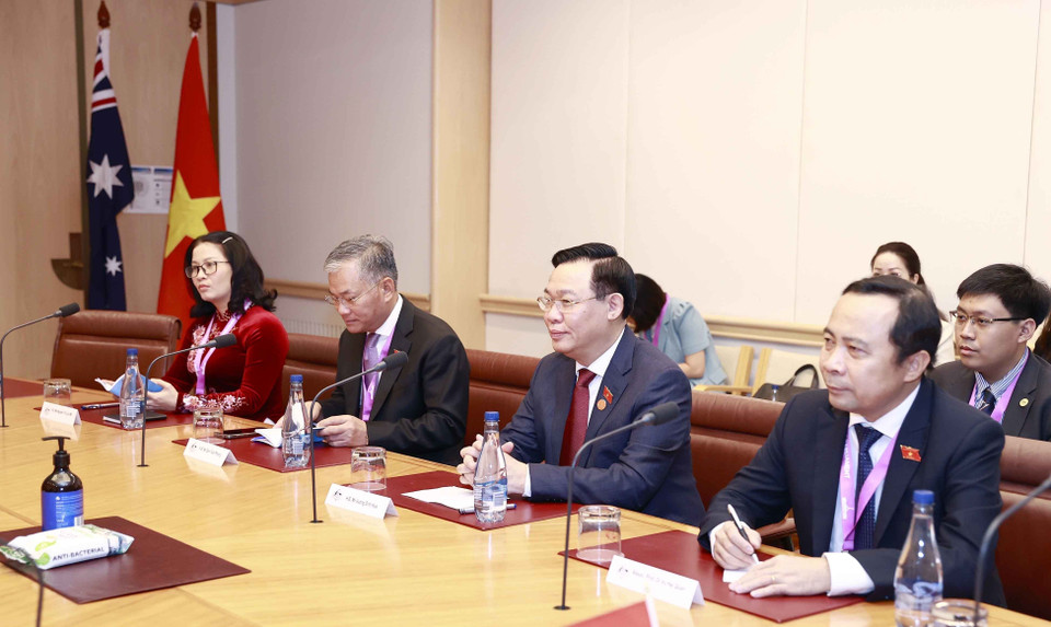 Chủ tịch Quốc hội Vương Đình Huệ phát biểu trong buổi tiếp Bộ trưởng Giáo dục Australia Jason Clare. (Ảnh: Doãn Tấn/TTXVN)