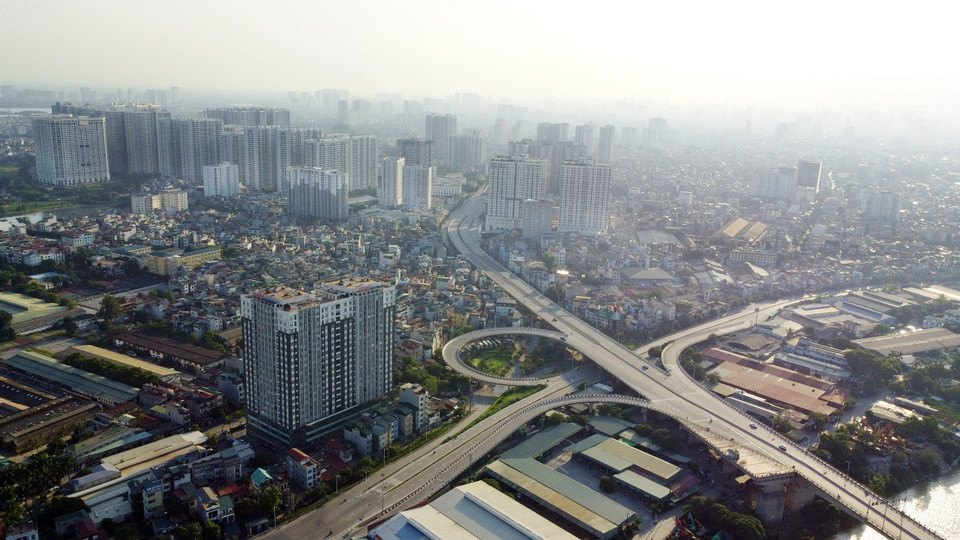 Nút giao cầu Vĩnh Tuy với đường Minh Khai và đường Nguyễn Khoái (quận Hai Bà Trưng). (Ảnh: Huy Hùng/TTXVN)