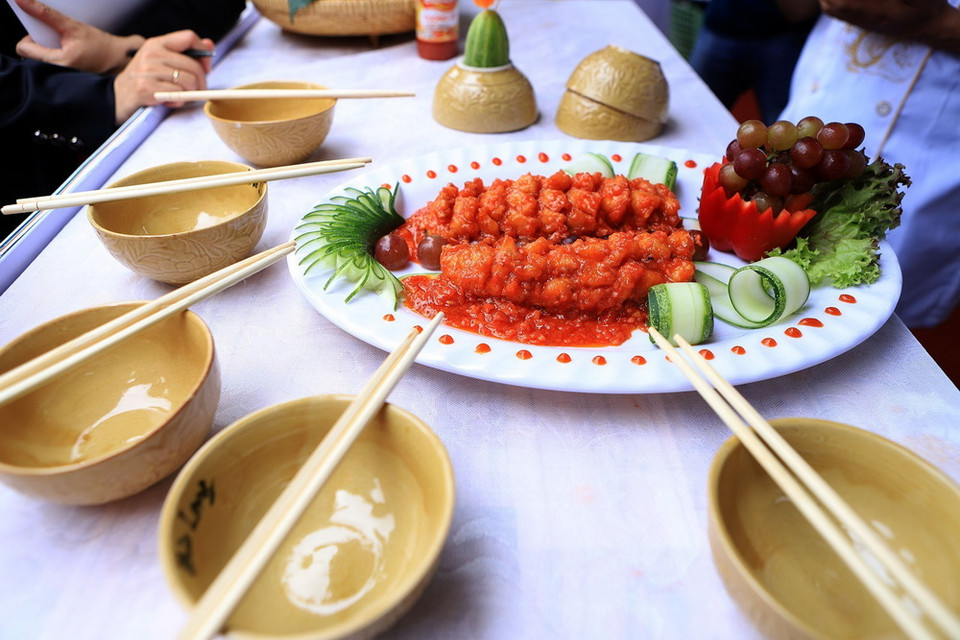 Một món ăn Trung Quốc tại Liên hoan ẩm thực quốc tế. (Ảnh: Hoàng Hùng/TTXVN)