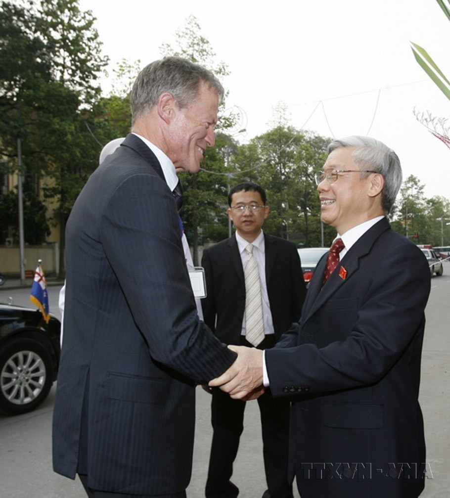 Chủ tịch Quốc hội Nguyễn Phú Trọng đón Chủ tịch Quốc hội New Zealand Lockwood Smith thăm hữu nghị chính thức Việt Nam (2009). (Ảnh: Trí Dũng/TTXVN)