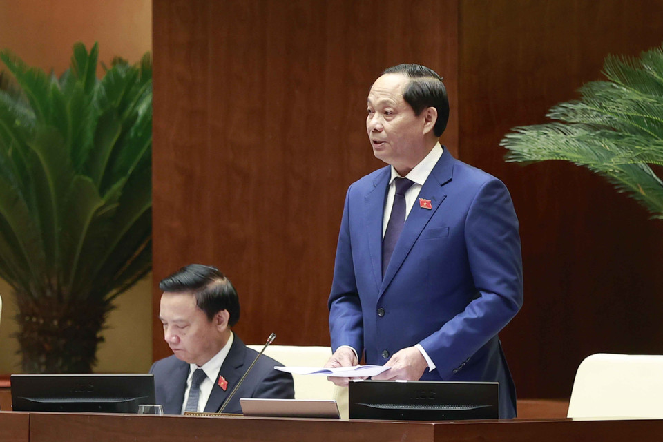 Phó Chủ tịch Quốc hội Trần Quang Phương điều hành phiên họp. (Ảnh: Doãn Tấn/TTXVN)