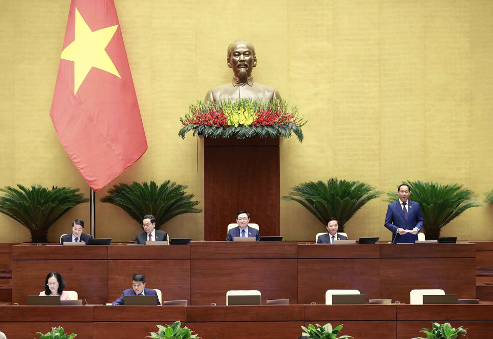 Tiếp tục Chương trình Kỳ họp thứ 6, Quốc hội khoá XV, sáng 30/10/2023, Quốc hội thảo luận ở hội trường về việc triển khai thực hiện các Nghị quyết của Quốc hội về các Chương trình Mục tiêu Quốc gia gồm Xây dựng Nông thôn Mới giai đoạn 2021-2025; Giảm nghèo Bền vững giai đoạn 2021-2025; Phát triển Kinh tế-Xã hội Vùng Đồng bào Dân tộc Thiểu số và Miền núi giai đoạn 2021-2030. (Ảnh: Doãn Tấn/TTXVN)