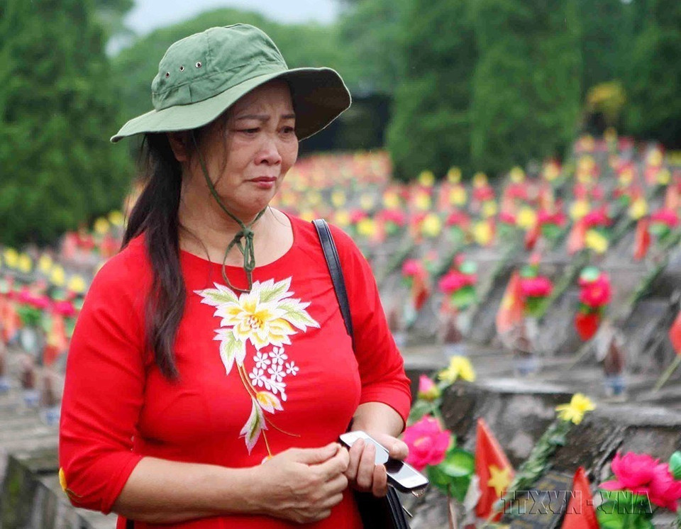 Các thế hệ người Việt Nam hôm nay và mai sau không được quên lãng những bài học của lịch sử, không bao giờ quên những người đã đổ máu để giữ cho biên cương được bình yên, để làm nên tên tuổi của một dân tộc anh hùng. (Ảnh: Thanh Tùng/TTXVN)