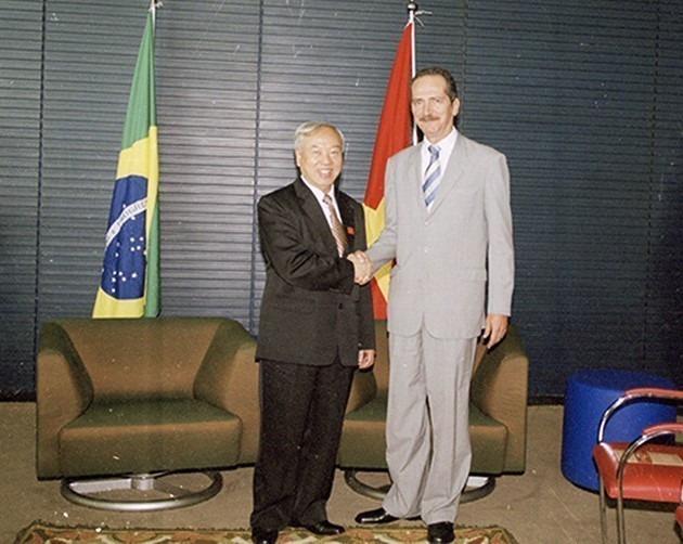 Ngày 7/3/2006, tại thủ đô Brasilia, Chủ tịch Hạ viện Brazil José Aldo Rebelo Figueiredo đón, hội đàm với Chủ tịch Quốc hội Nguyễn Văn An thăm hữu nghị chính thức Brazil. (Ảnh: Trí Dũng/TTXVN)