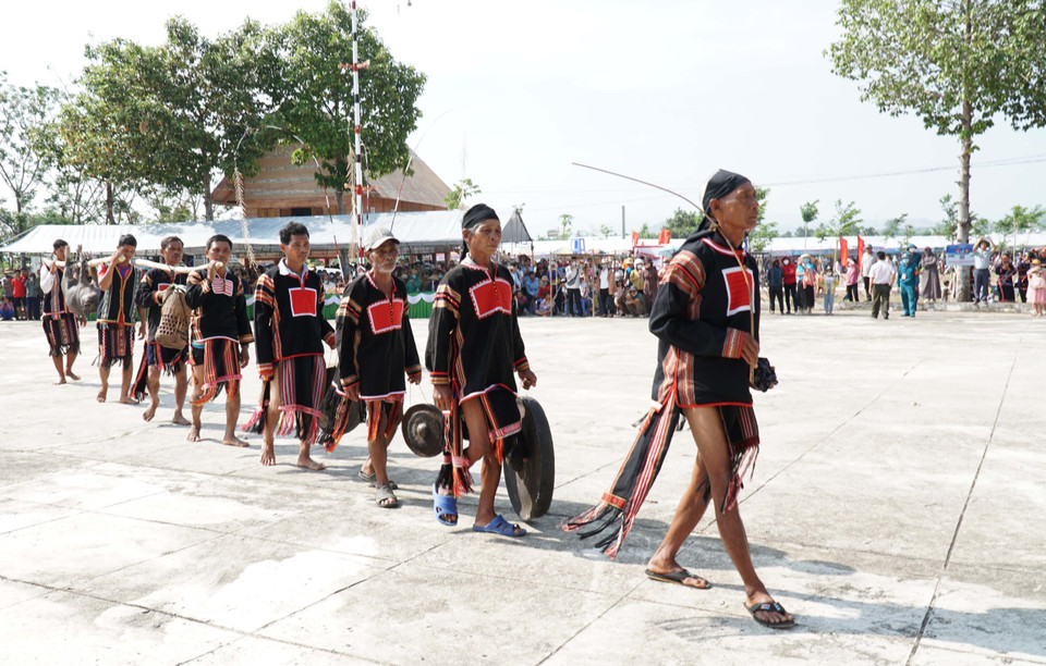 Các nghi thức cúng cầu mưa Yang Pơ tao Apui tại Khu Di tích lịch sử-văn hóa cấp quốc gia Plei Ơi, xã Ayun Hạ, huyện Phú Thiện, Gia Lai. (Ảnh: Hồng Điệp/TTXVN)