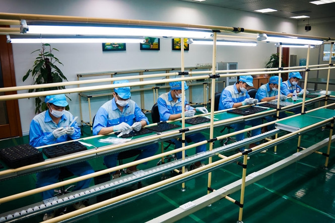 Bphone có tất cả 6 phiên bản với giá bán từ 450 USD đến 925 USD. (Nguồn: Cnet)