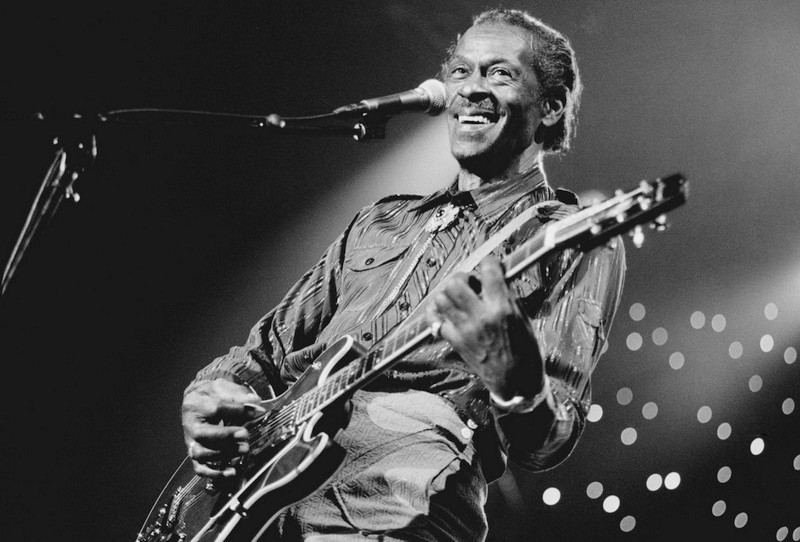 Chuck Berry trình diễn ở Lễ hội nhạc Jazz North Sea ở Hà Lan vào năm 1995. (Nguồn: Redferns)