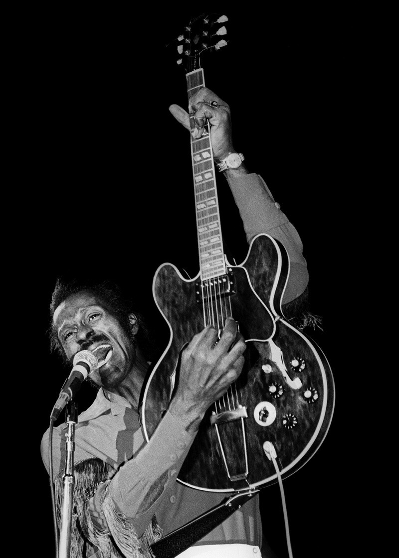 Chuck Berry trình diễn ở Cal Expo, Sacramento vào năm 1976. (Nguồn: Getty)