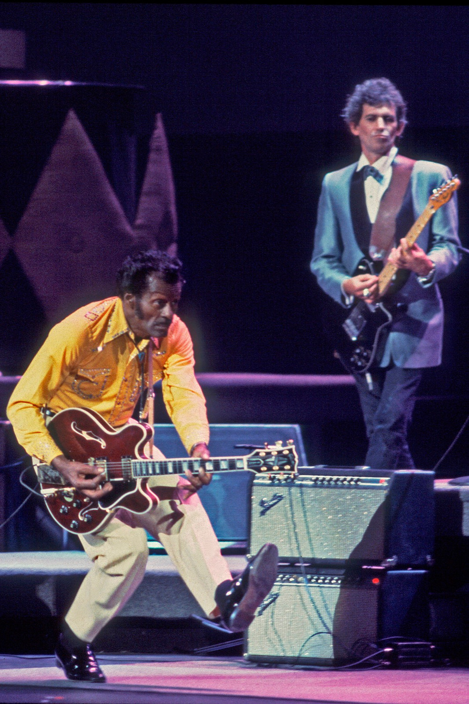 Keith Richards và Chuck Berry trong quá trình quay bộ phim 'Hail, Hail Rock and Roll.' (Nguồn: WireImage) 