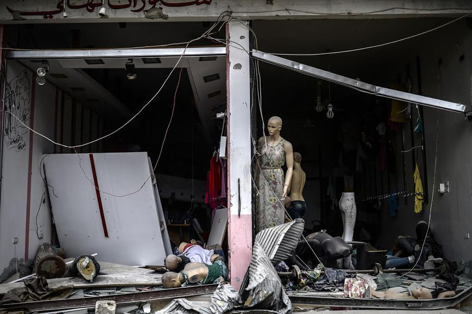 Ma-nơ-canh trong một cửa hàng quần áo ở Kobane. (Nguồn: AFP)