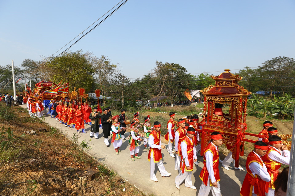 Nghi lễ rước kiệu tại Lễ hội Cổ Loa 2020. (Ảnh: Minh Quyết/TTXVN)