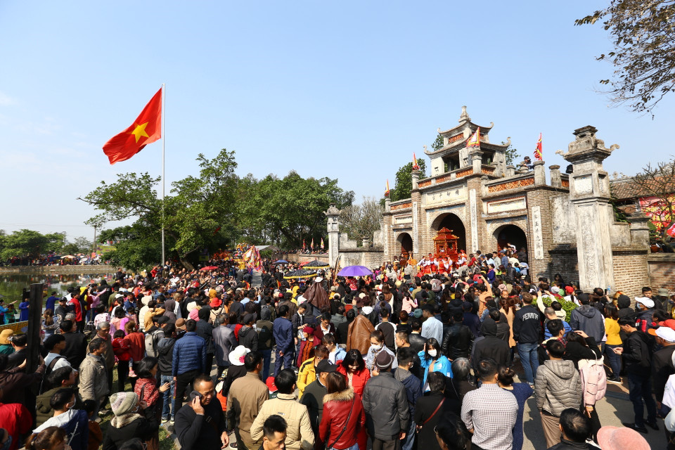 Nghi lễ rước kiệu tại Lễ hội Cổ Loa 2020. (Ảnh: Minh Quyết/TTXVN)