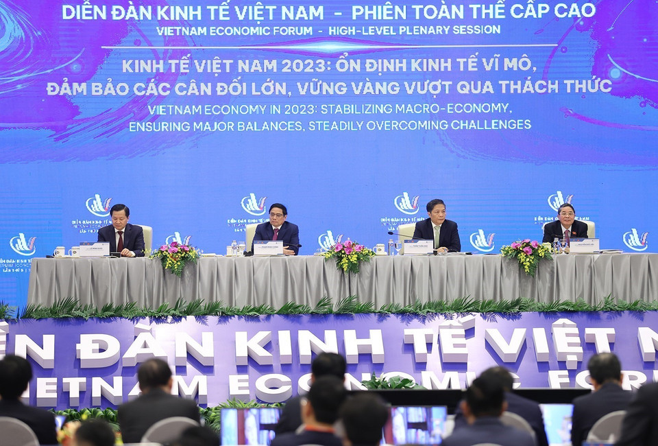 Diễn đàn Kinh tế Việt Nam có chủ đề: Kinh tế Việt Nam năm 2023: Ổn định kinh tế vĩ mô, đảm bảo các cân đối lớn, vững vàng vượt qua thử thách. (Ảnh: Dương Giang/TTXVN)