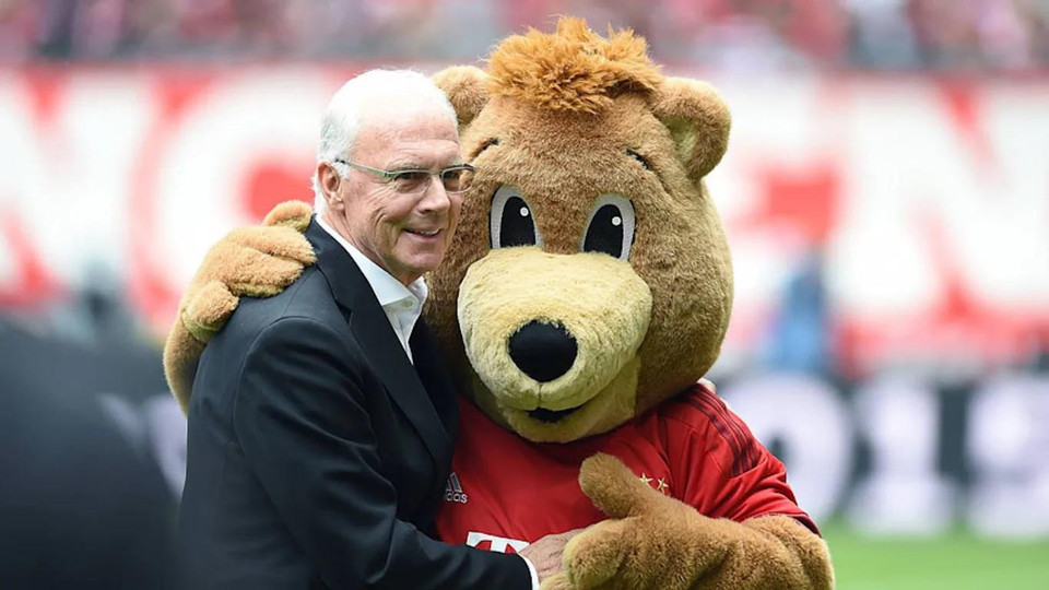 Sau đó, Beckenbauer là Chủ tịch câu lạc bộ của các thành viên FC Bayern Munich từ năm 1994 đến năm 2009...