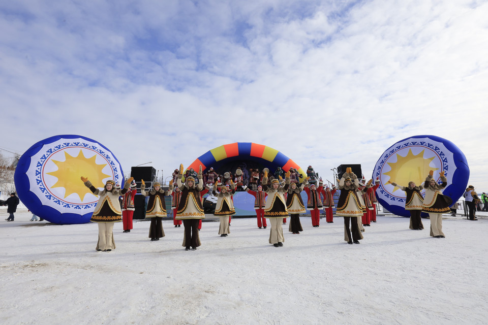 Chương trình văn nghệ khai mạc Lễ hội người chăn hươu phương Bắc Nga. (Ảnh: Trần Hiếu/TTXVN)