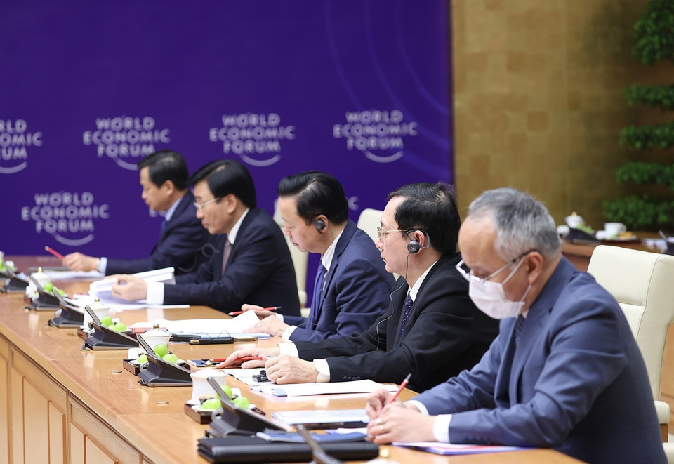 Các thành viên đoàn Việt Nam tham dự Đối thoại chiến lược quốc gia giữa Việt Nam và WEF tại điểm cầu Hà Nội. (Ảnh: Dương Giang/TTXVN)