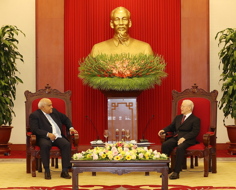 Tổng Bí thư Nguyễn Phú Trọng tiếp Đại sứ Cộng hòa Cuba Orlando Nicolás Hernández Guillén. (Ảnh: Trí Dũng/TTXVN)