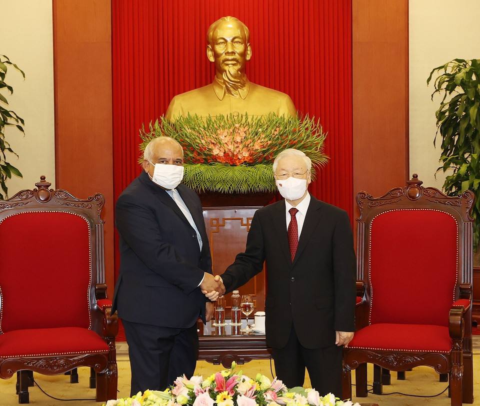 Tổng Bí thư Nguyễn Phú Trọng tiếp Đại sứ Cộng hòa Cuba Orlando Nicolás Hernández Guillén đến chào xã giao nhân nhiệm kỳ công tác tại Việt Nam. (Ảnh: Trí Dũng/TTXVN)