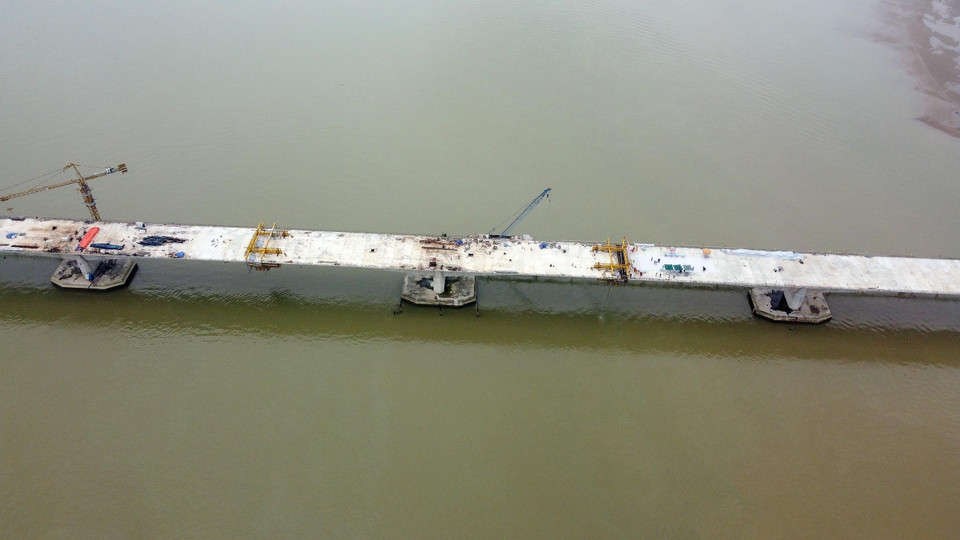 Cầu Hưng Đức có tổng mức đầu tư 1.371,3 tỷ đồng, được khởi công xây dựng năm 2022. (Ảnh: Huy Hùng/TTXVN)