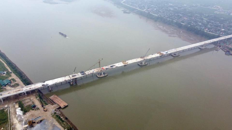 Cầu có 90 nhịp, được thiết kế rộng 17,5m với 4 làn xe, dải phân cách cứng ở giữa, vận tốc thiết kế 80 km/h.(Ảnh: Huy Hùng/TTXVN)