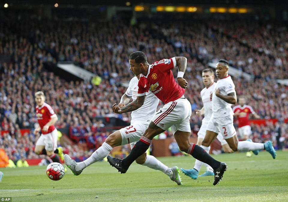 Manchester United động chơi tấn công nhưng bế tắc trong việc ghi bàn ở 45 phút đầu tiên.