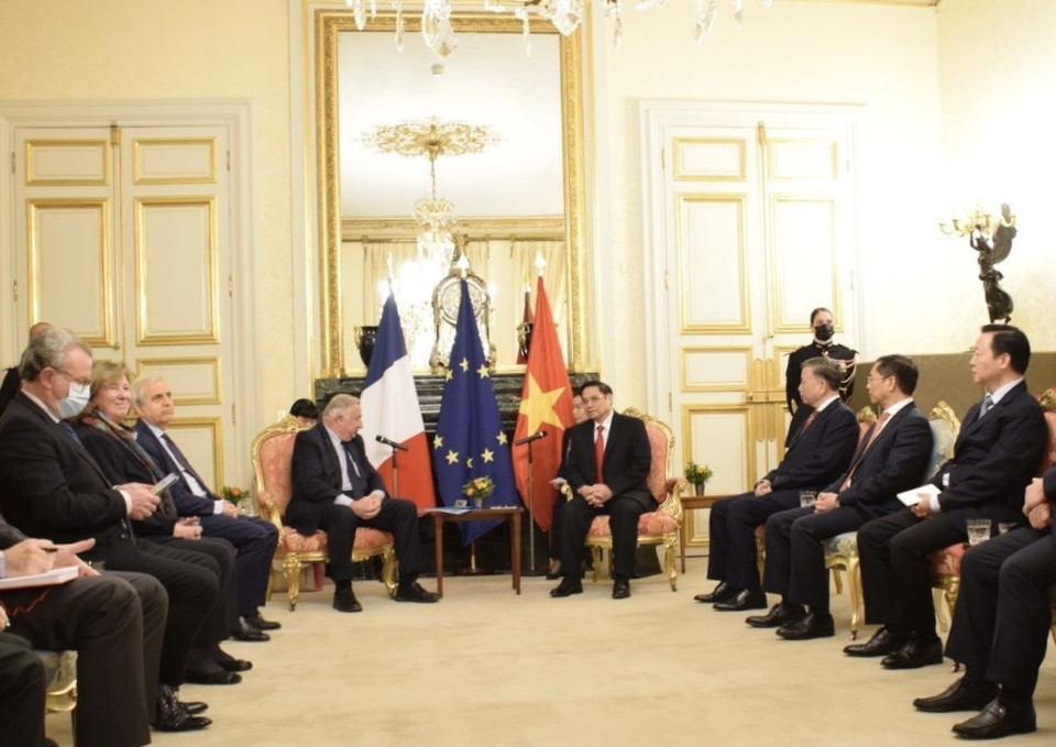 Chiều ngày 3/11 (theo giờ Paris), trong khuôn khổ chuyến thăm chính thức Cộng hòa Pháp, Thủ tướng Chính phủ Phạm Minh Chính đã hội kiến với Chủ tịch Thượng viện Pháp Gérard Larcher. (Ảnh: TTXVN phát)