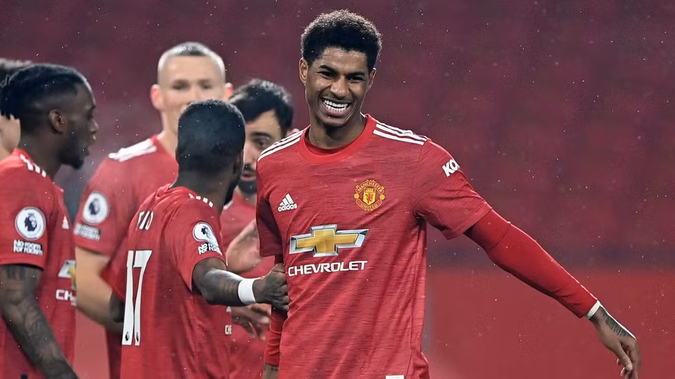 Phút 25, Marcus Rashford nhân đôi cách biệt cho đội chủ nhà. (Nguồn: Getty Images)