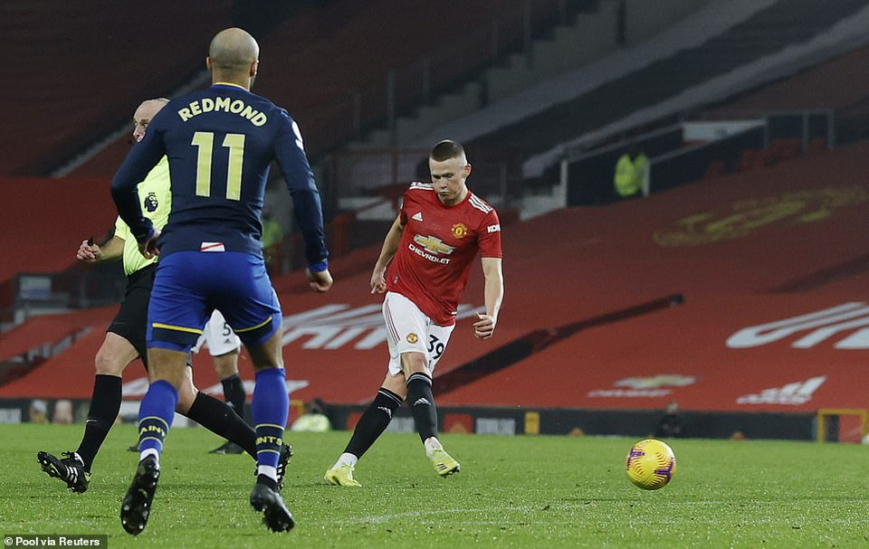 Ba phút sau, McTominay nâng tỷ số lên 6-0. (Nguồn: Reuters)