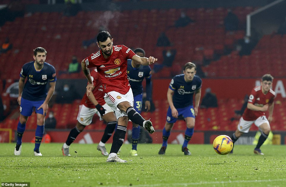 Bruno không bỏ lỡ cơ hội ghi bàn thứ 7 cho M.U từ chấm phạt 11m. (Nguồn: Getty Images)