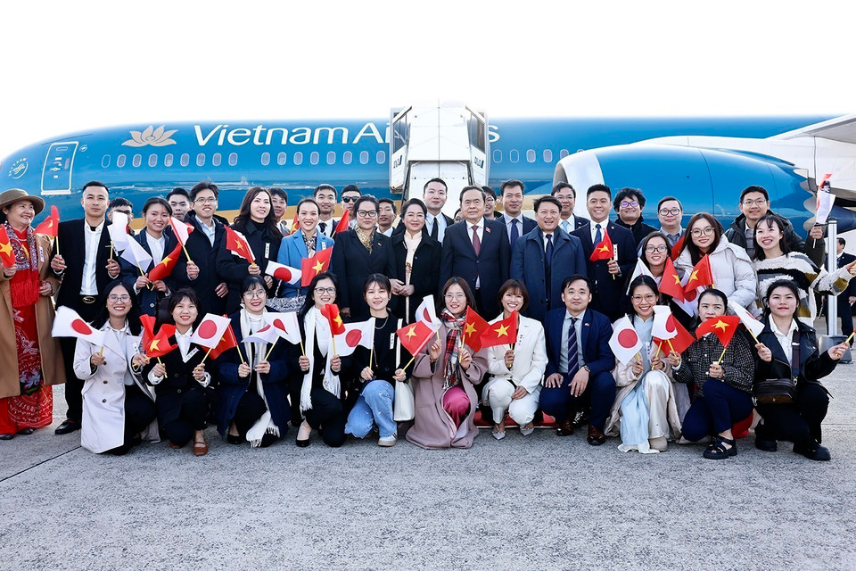 Lễ tiễn Chủ tịch Quốc hội Trần Thanh Mẫn và Phu nhân tại sân bay Nagasaki. (Ảnh: Doãn Tấn/TTXVN)