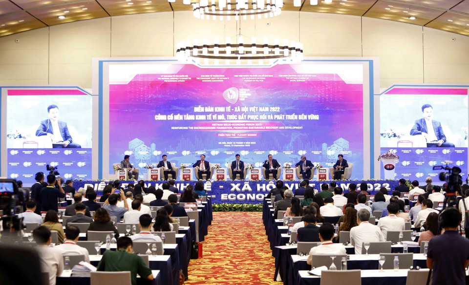 Quang cảnh phiên thảo luận bàn tròn, tọa đàm cấp cao. (Ảnh: An Đăng/TTXVN)