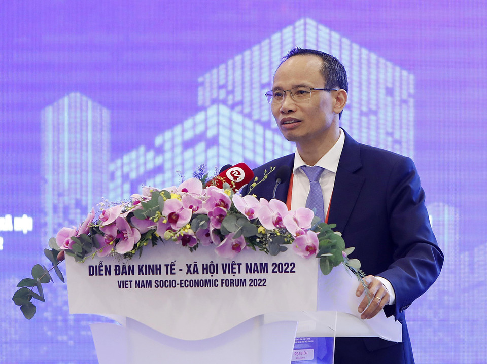 Chuyên gia Kinh tế trưởng BIDV Cấn Văn Lực phát biểu. (Ảnh: An Đăng/TTXVN)