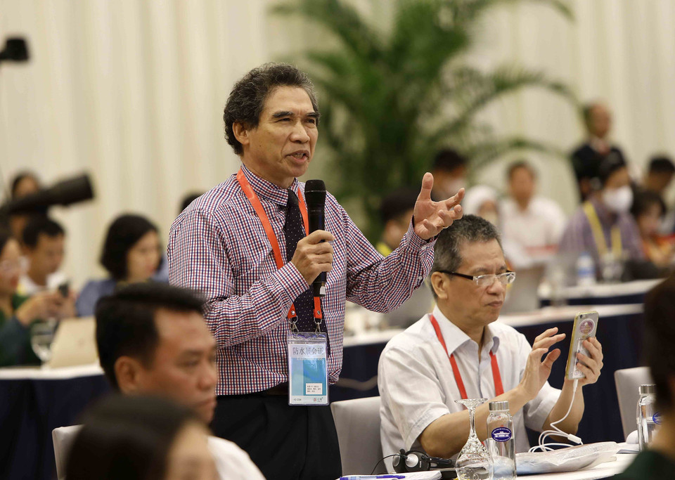 Ông Nguyễn Thường Lạng tham gia thảo luận tại diễn đàn. (Ảnh: An Đăng/TTXVN)