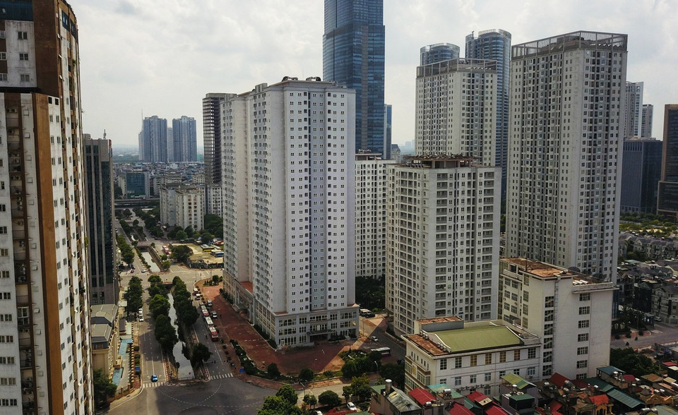 Dự án xây dựng nhà 30T1, 30T2 ô đất A14 Khu đô thị Nam Trung Yên, quận Cầu Giấy (chủ đầu tư là Tổng công ty Đầu tư và Phát triển nhà Hà Nội) được thành phố Hà Nội trưng dụng làm nơi cách ly, lập bệnh viện dã chiến. (Ảnh: Thành Đạt/TTXVN)