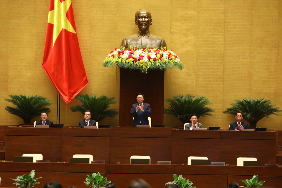 Chủ tịch Quốc hội Vương Đình Huệ với các Phó Chủ tịch Quốc hội điều hành phiên khai mạc. (Ảnh: An Đăng/TTXVN)