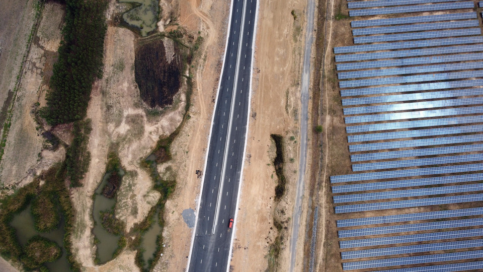 Dự án Nha Trang-Cam Lâm được đầu tư theo hình thức PPP (hợp tác công tư) do Công ty TNHH Đầu tư đường cao tốc Nha Trang-Cam Lâm (Tập đoàn Sơn Hải) là doanh nghiệp đầu tư dự án. (Ảnh: Huy Hùng/TTXVN)