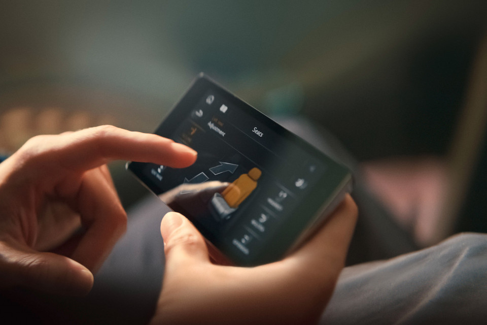 Người dùng có thể chọn 1 trong 7 mức nhiệt độ mong muốn, sau đó hệ thống sẽ tự mình xác định việc kích hoạt chế độ sưởi, thông gió hoặc đồng thời cả hai để mang đến cho hành khách nhiệt độ tối ưu. (Ảnh nguồn: Bentley)